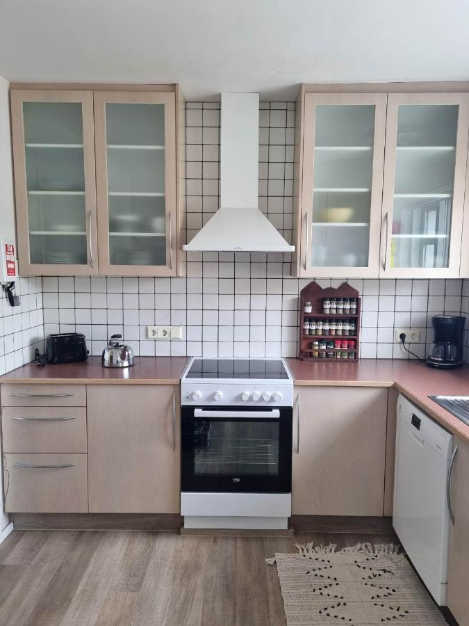 Guesthouse Maddy Husavik Bagian luar foto