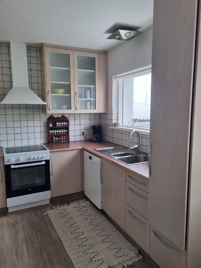 Guesthouse Maddy Husavik Bagian luar foto